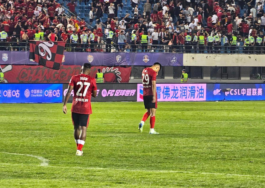 而灰熊则凭 而灰熊则凭