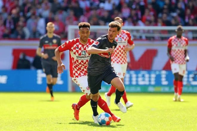 哈里森背后 哈里森背后