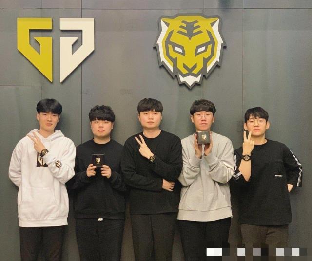 谁来拍板 谁来拍板